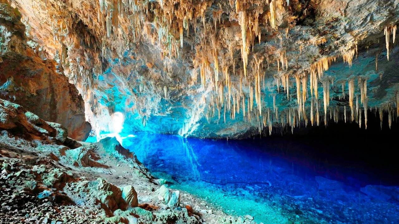 Gruta do Lago Azul
